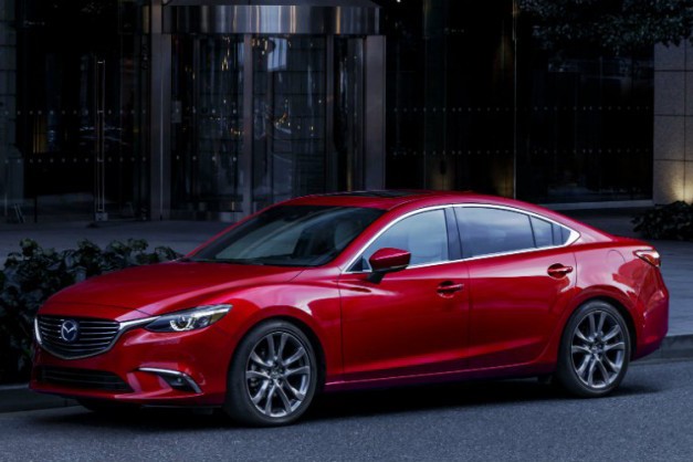 Mazda6 phien ban 2018 gia khoi diem tu 500 trieu dong